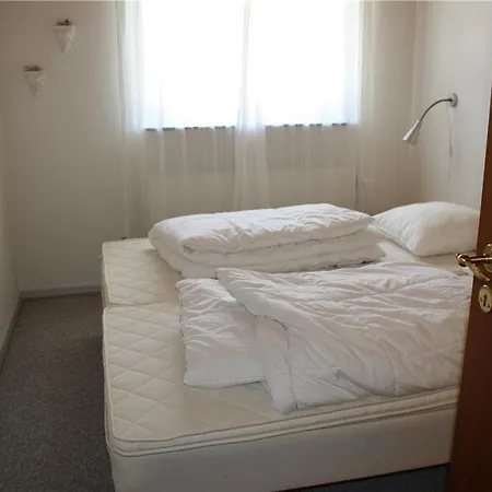 Dom wakacyjny Awesome In With 6 Bedrooms And Sauna