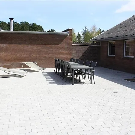 Dom wakacyjny Awesome In With 6 Bedrooms And Sauna